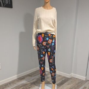 Vintage Black Multicolor Floral Cropped Pants